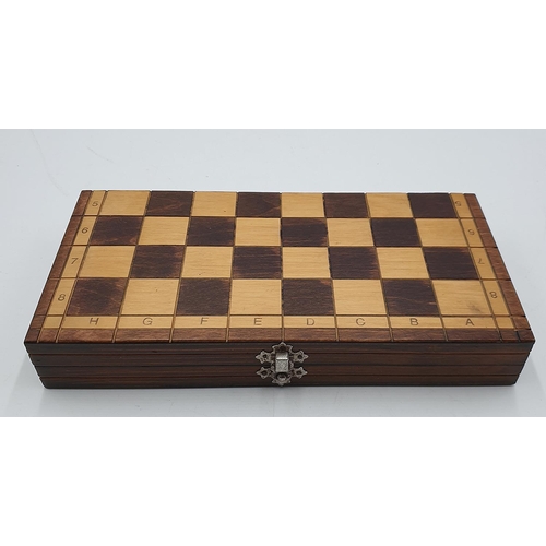 1365 - PORTABLE/TRAVELLING CHESS SET