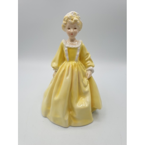 795 - ROYAL WORCESTER 16.5cm CHARACTER FIGURINE 'GRANDMOTHERS DRESS'