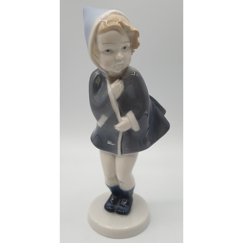 797 - GOEBEL 16.5cm CHILD FIGURINE (Early)