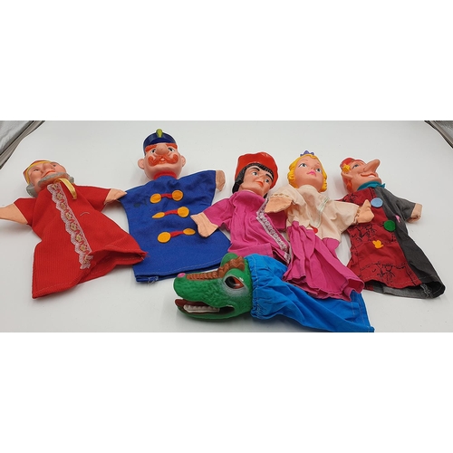 841 - PUNCH & JUDY PUPPET SET