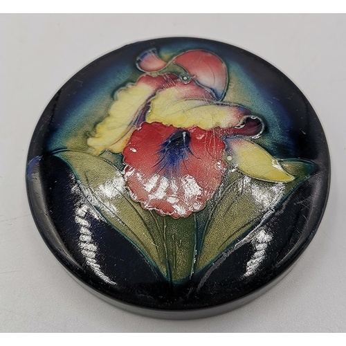 878 - MOORCROFT 8.5cm GINGER JAR LID (A/F)