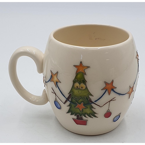 907 - MOORCROFT MUG (Shape No MU2) 