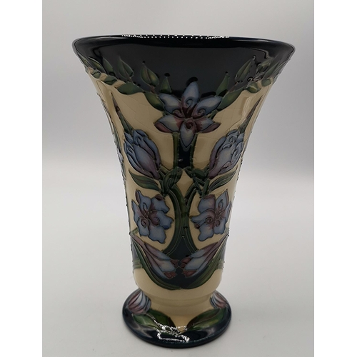 923 - MOORCROFT 16cm VASE S. Hayes (Dated 5/03/2001) (Red Dot)