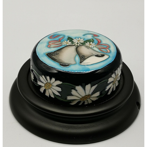 937 - MOORCROFT 6cm Dia PAPERWEIGHT