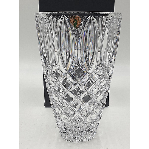 947 - WATERFORD CRYSTAL Large 25.5cm VASE IN THE GRANT DESIGN (Original Box)