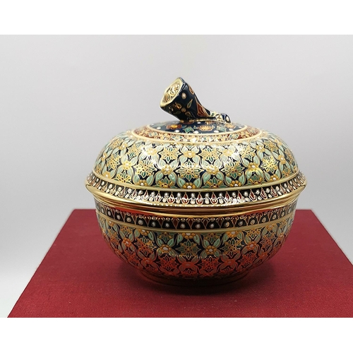 96 - JAI GOLD DESIGN LIDDED SUGAR BOWL IN SILK BOX