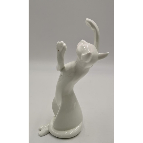 987 - ROYAL DOULTON 26cm MODEL OF A CAT 