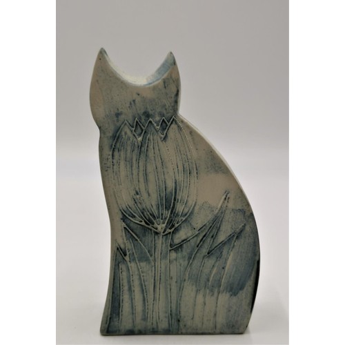 989 - CARN POTTERY 15.5cm MODEL OF A CAT