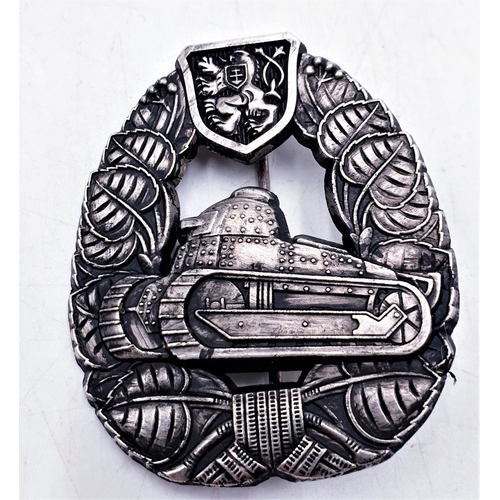 72 - GERMAN TANK BADGE