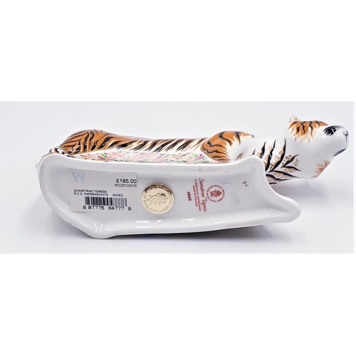 89 - ROYAL CROWN DERBY CHINA 18cm PAPERWEIGHT MODELLED AS A TIGER (Gold Stopper)