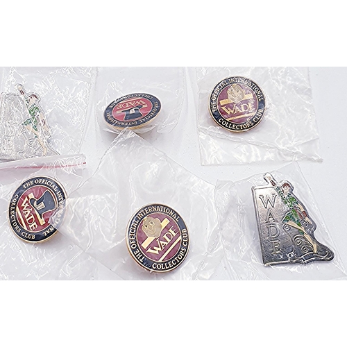 198 - WADE COLLECTORS BADGES (6)