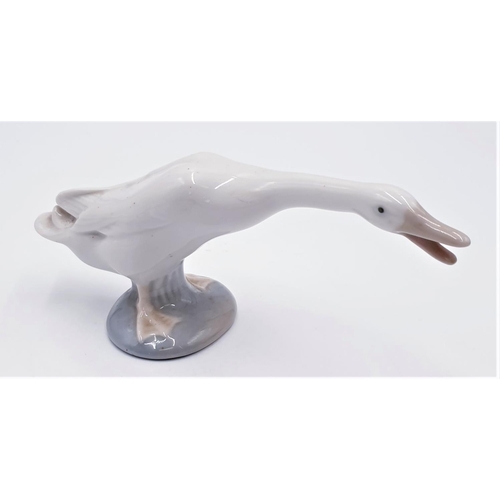 268 - LLADRO MODEL OF A GOOSE