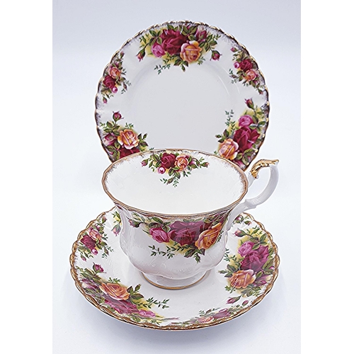 286 - ROYAL ALBERT CHINA TRIO IN THE OLD COUNTRY ROSES DESIGN