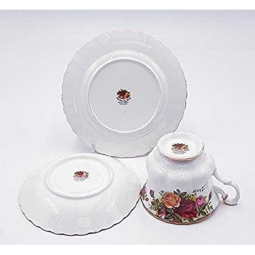 286 - ROYAL ALBERT CHINA TRIO IN THE OLD COUNTRY ROSES DESIGN