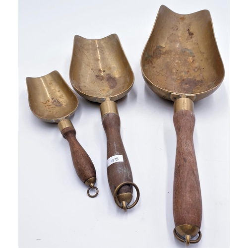 42 - WOOD & BRASS SCOOPS (3)