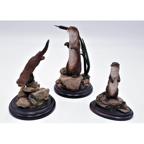 726 - COUNTRY ARTISTS MODELS OF THREE OTTERS