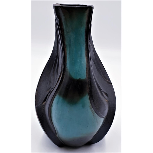 268 - ROGER RISANTO 20.5 cm  PERU VASE