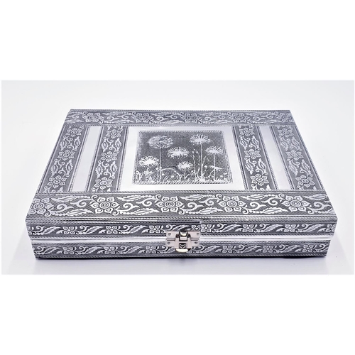 291 - WHITE METAL 27.5 x 20 cm RING DISPLAY BOX (Boxed As New)