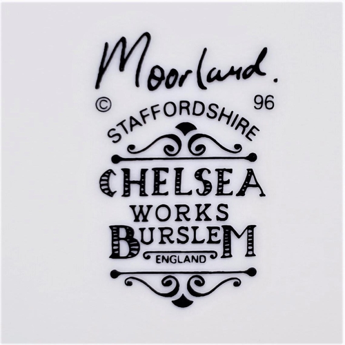 517 - MOORLAND POTTERY (Chelsea Works-Moorland Road,Burslem,Stoke On Trent) 27cm Dia CHARGER IN THE CLARIC... 