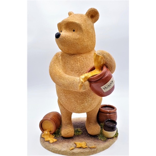 522 - BORDER FINE ARTS Extra Large 39cm FIGURINE OF WINNIE THE POOH 