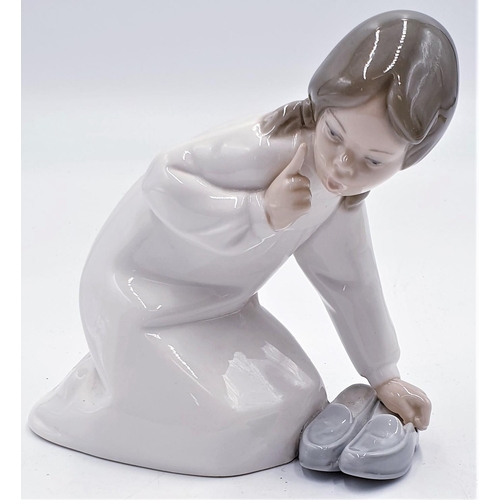 184 - LLADRO 13cm x 12cm CHARACTER FIGURINE OF A GIRL With SLIPPERS