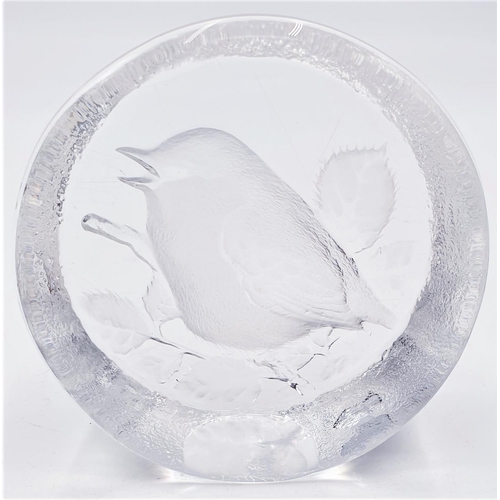 369 - MATS JONASSON CRYSTAL GLASS 9cm PAPERWEIGHT FEATURING A ROBIN
(The Mats Jonasson glassworks began as... 