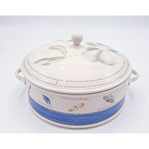 38 - WEDGWOOD QUEENS WARE Extra Large  25cm Dia LIDDED CASSEROLE IN THE SARAH'S GARDEN DESIGN