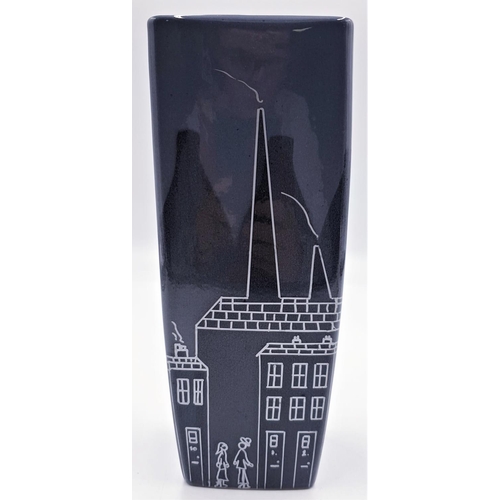 485 - LUCY GOODWIN DESIGNS (Designed , Made And Hand Painted In Stoke On Trent,England) CERAMIC Large 25cm... 