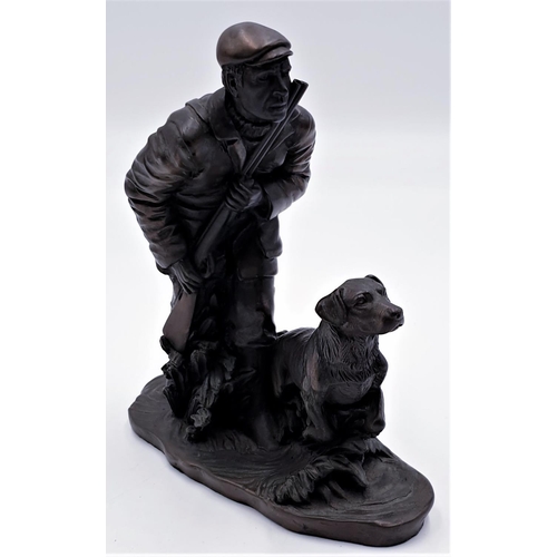 515 - COLD CAST BRONZE 17cm OF A GAMEKEEPER And HIS DOG