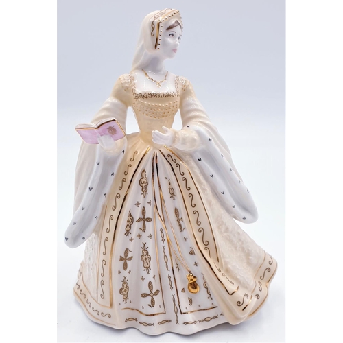 590 - WEDGWOOD CHINA 19.5 cm FIGURINE 