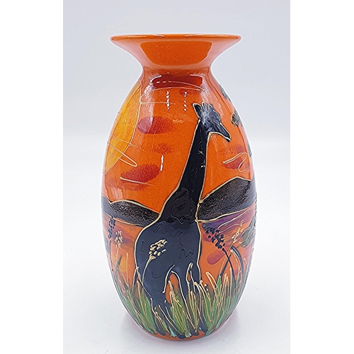 627 - ANITA HARRIS ART POTTERY 21cm MINOS VASE IN SAVANNHA (Giraffe) DESIGN (Signed In Gold By Anita Harri... 