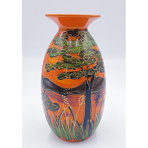 627 - ANITA HARRIS ART POTTERY 21cm MINOS VASE IN SAVANNHA (Giraffe) DESIGN (Signed In Gold By Anita Harri... 