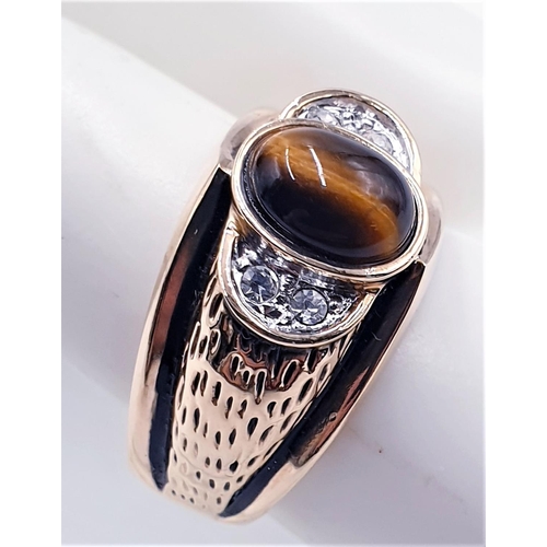 659 - GOLD PLATED GENTS RING WITH TIGERS EYE STONE (Size X)