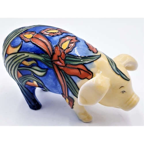 679 - COUNTRY ARTISTS 15 cm  MODEL OF A PIG