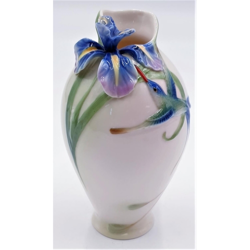 680 - FRANZ PORCELAIN 13.5 cm VASE