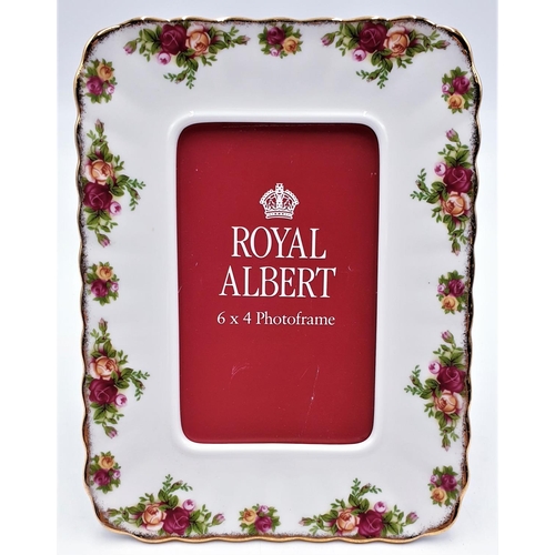 789 - ROYAL ALBERT CHINA 15cm x 10cm PHOTO FRAME IN THE OLD COUNTRY ROSES DESIGN