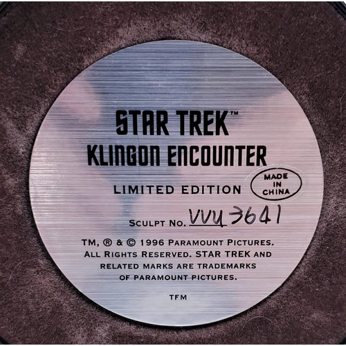 791 - FRANKLIN MINT 'STAR TREK KLINGON ENCOUNTER' SCULPT NUMBER VVU 3641 With GLASS DOME