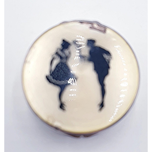 212 - SOLID SILVER /GUILLOCHE 4.5 cm ENAMEL COMPACT DEPICTING A COURTING COUPLE (Total Weight 49.5 Grams) ... 