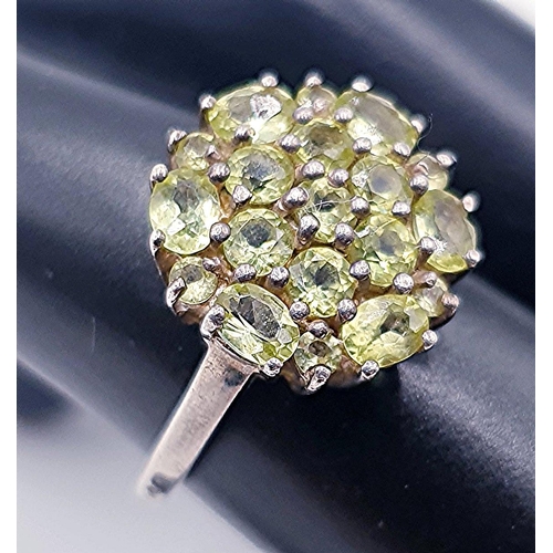 668 - STERLING SILVER (925) /GREEN PERIDOT CLUSTER RING (Size P, Total Weight 3.86 Grams)