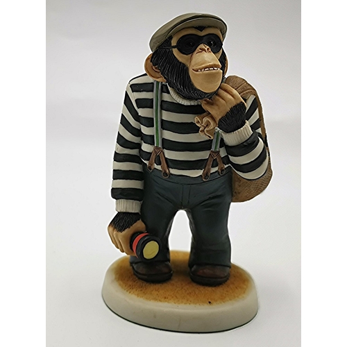 40 - ROBERT HARROP 10.5cm CHARACTER FIGURINE 