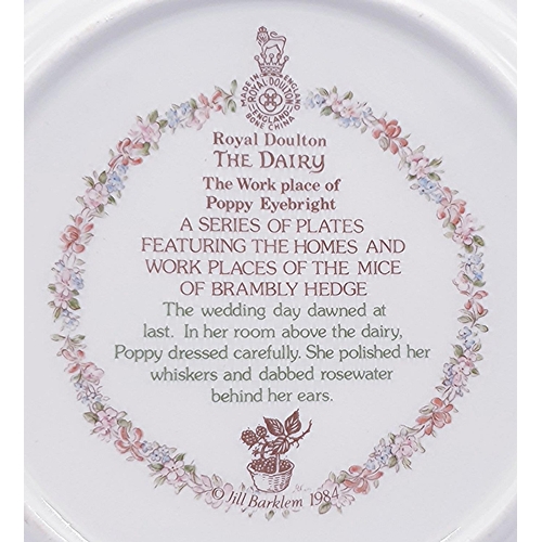 76 - ROYAL DOULTON CHINA 20.5 cm Dia PLATE 'THE DAIRY' FROM THE BRAMBLY HEDGE COLLECTION  (Original Box)