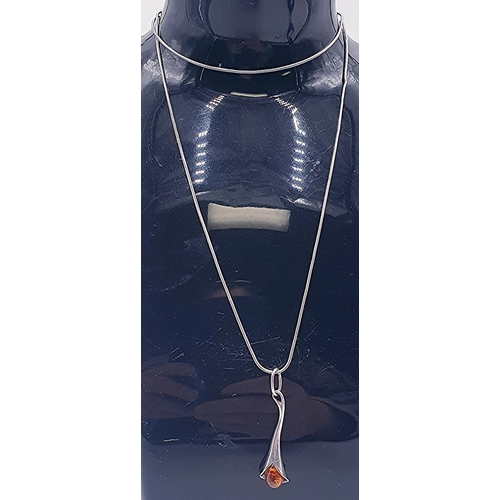 673 - SILVER (925) DROP PENDANT ON A SILVER 9925) 52 cm NECK CHAIN (Total Weight 5.17 Grams)  (Boxed)