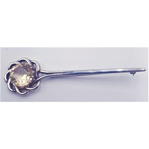 923 - SCOTTISH SILVER (Hallmarked For Edinburgh) 9cm CELTIC PIN BROOCH SET WITH A LEMON CITRINE STONE By M... 