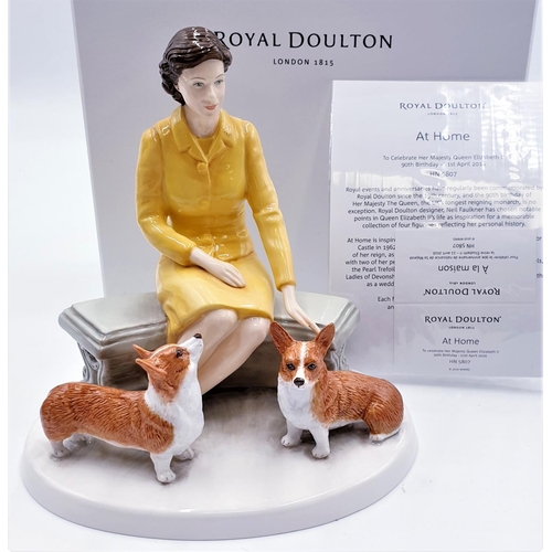 189 - ROYAL DOULTON Large 16cm x 16cm CHARACTER FIGURINE OF HM QUEEN ELIZABETH II 