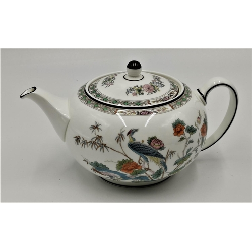 230 - WEDGWOOD CHINA TEAPOT IN THE KUTANI CRANE DESIGN Plus OBLONG TRAY And A ROUND LIDDED TRINKET POT IN ... 