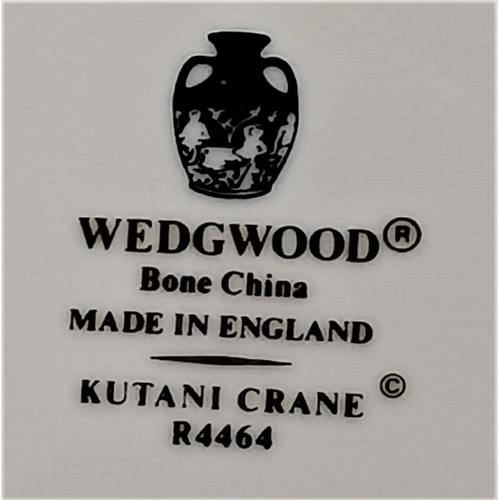 230 - WEDGWOOD CHINA TEAPOT IN THE KUTANI CRANE DESIGN Plus OBLONG TRAY And A ROUND LIDDED TRINKET POT IN ... 