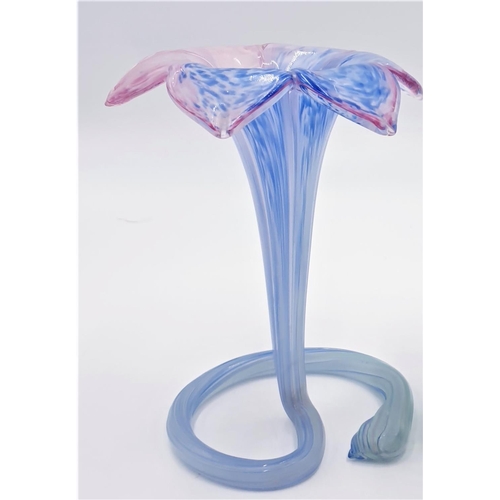 157 - ART GLASS 19cm VASES (2)