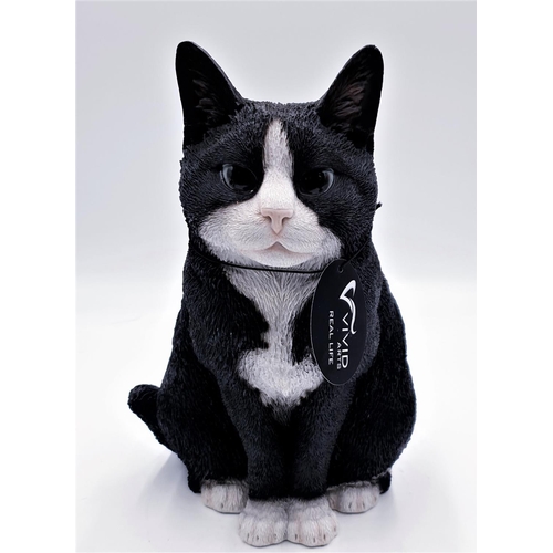 645 - RESIN Large 27cm  FIRE-SIDE MODEL OF A CAT