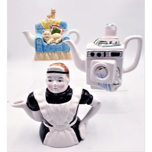 725 - NOVELTY TEAPOTS (3)