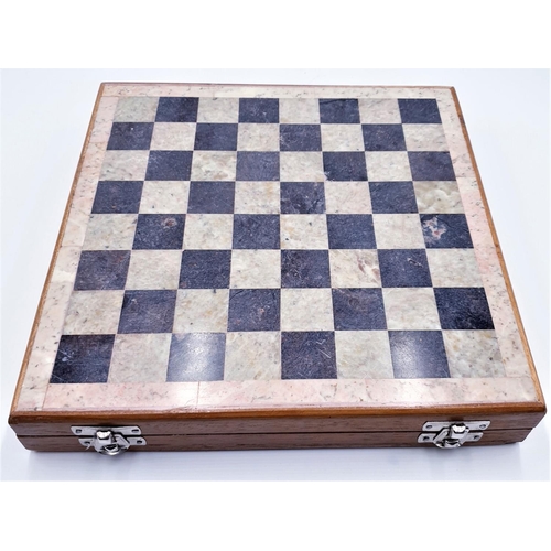 537 - CHESS SET With 26cm x 26cm MARBLE BOARD